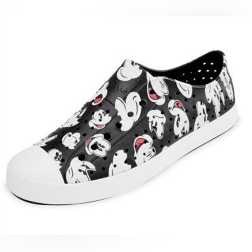 Like New Kids Disney Native Slip on All Over Mickey Mouse Print Shoes! - Picture 2 of 7